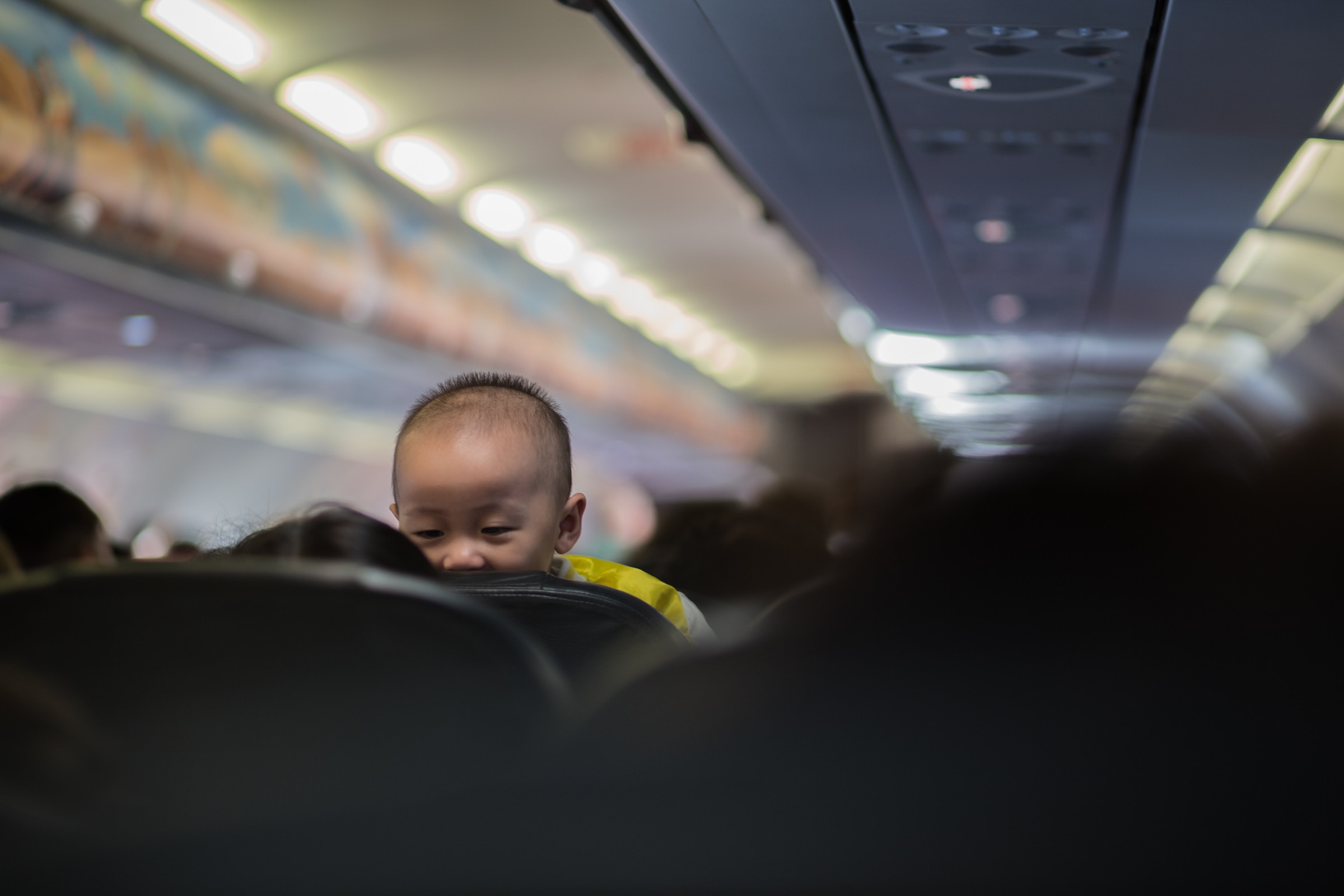 Après les hôtels réservés aux adultes, des avions sans enfants ?